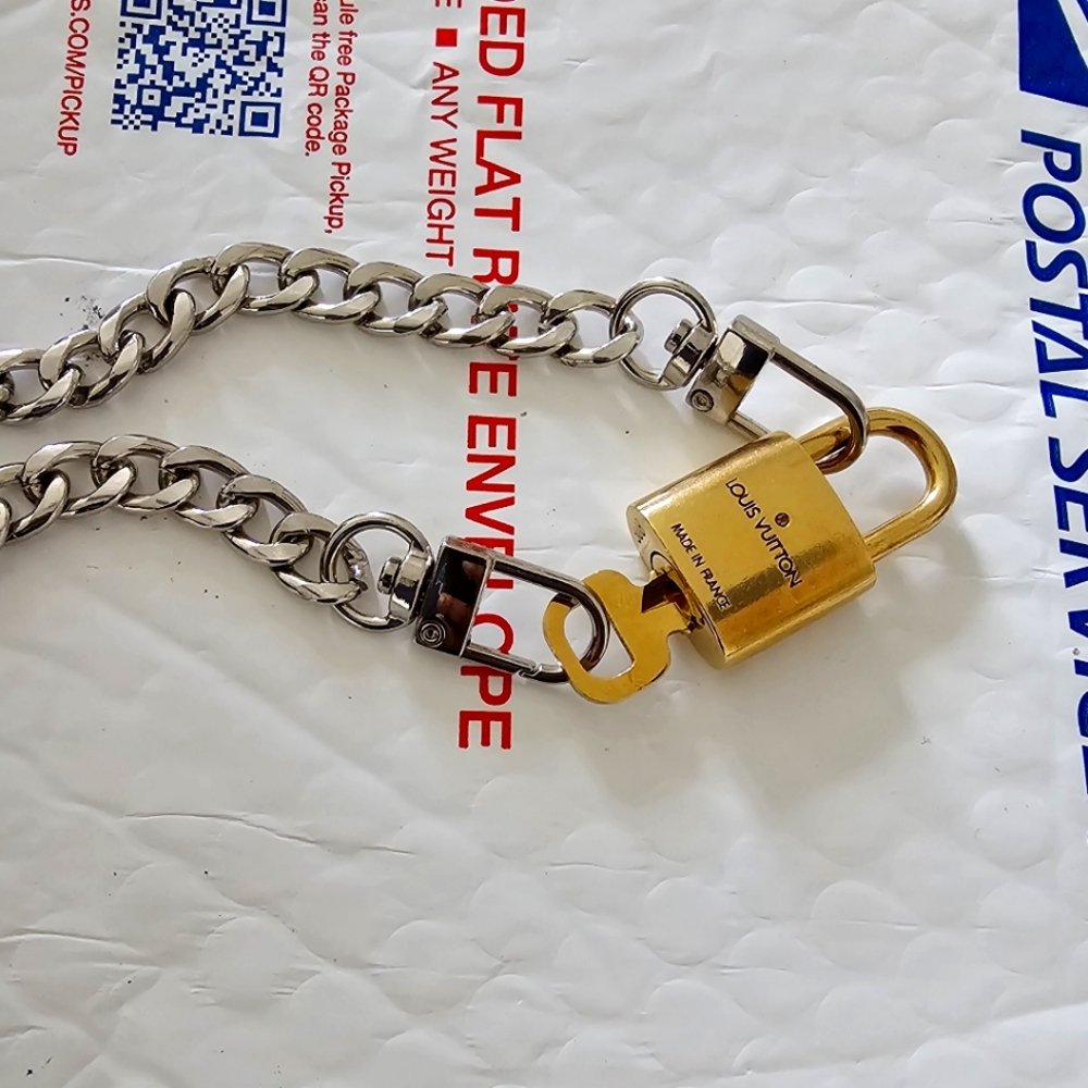 Louis Vuitton #308 padlock w/ key